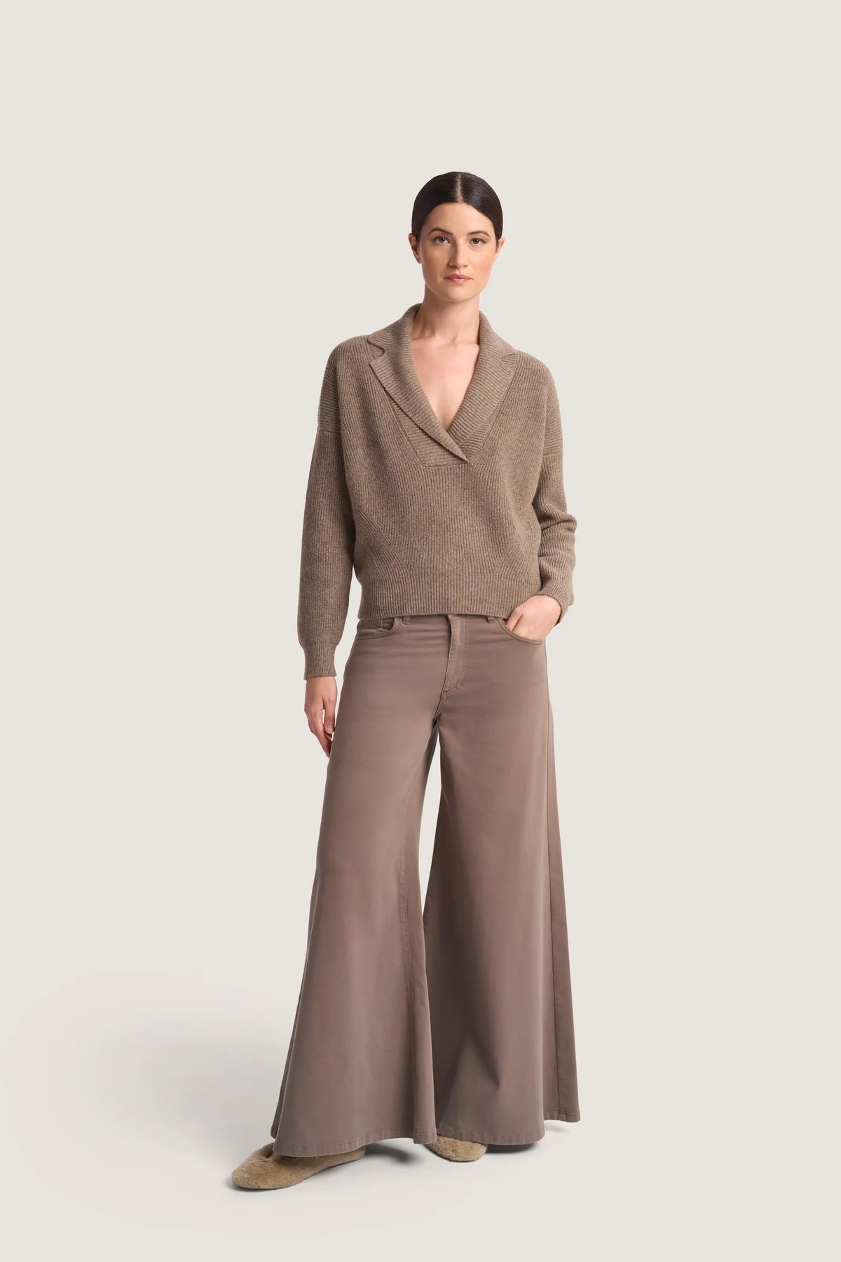 Maglia in puro cashmere a trecce e collo rever Visone
