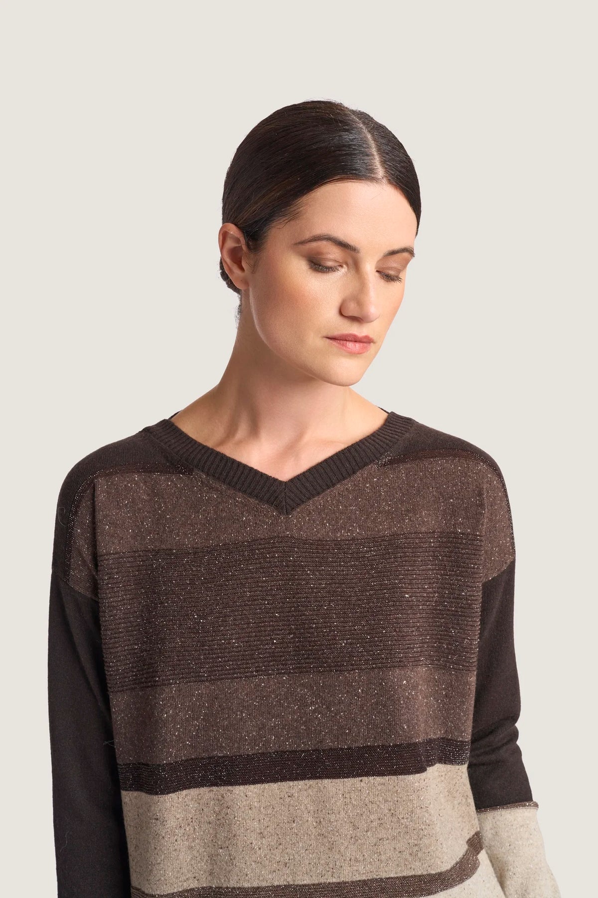 Maglia scollo a V in righe di tweed Caffè