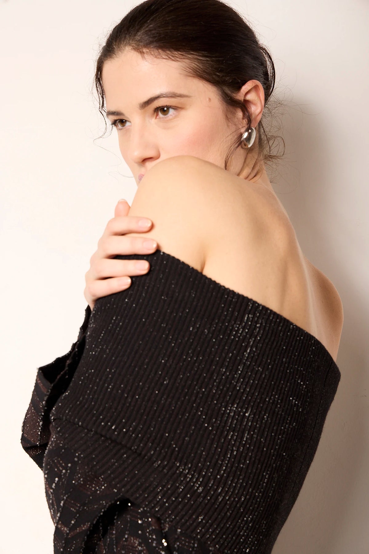 Maglia manica campana con lavorazione geometrica e paillettes Nero