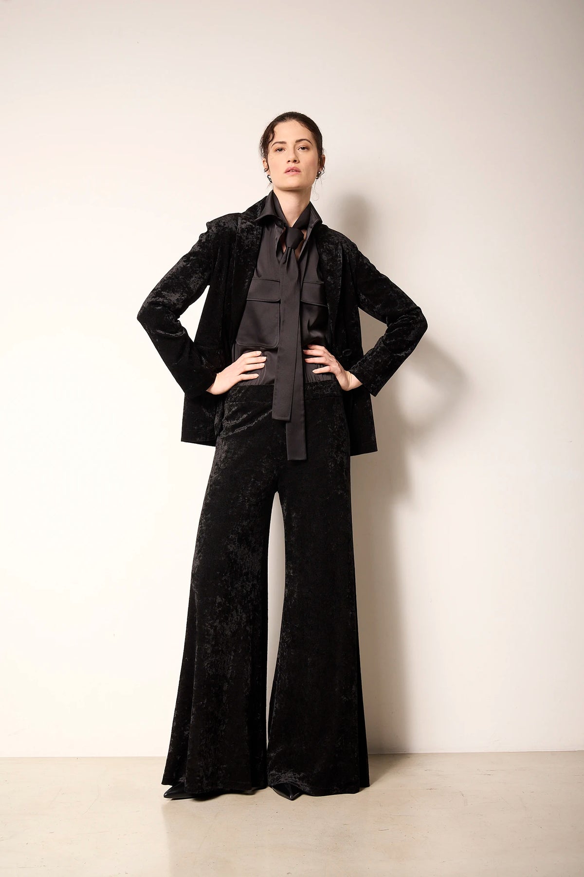Pantalone larghissimo in Tulle leggero floccato in velluto Nero